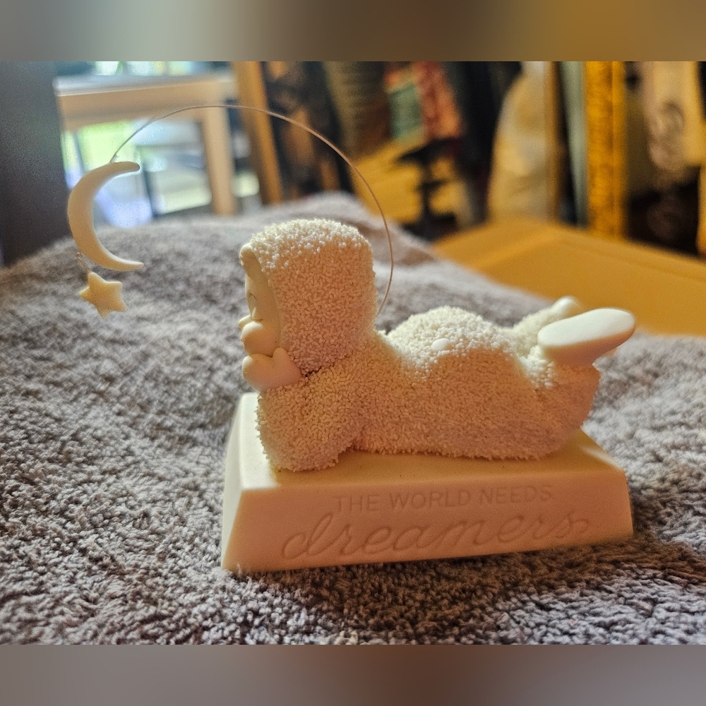 Snowbabies Figurine “The World Needs Dreamers”